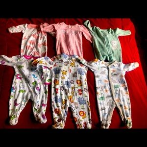 6pcs of unisex baby clothes from carters